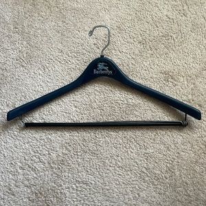 EUC, AUTHENTIC, VINTAGE “BURBERRYS’” BLACK HARD PLASTIC HANGER WITH PANTS BAR
